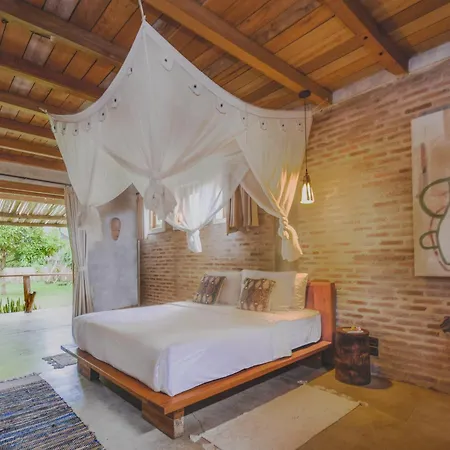 Iron Rose Villa With Garden & Pool Kuta Lombok